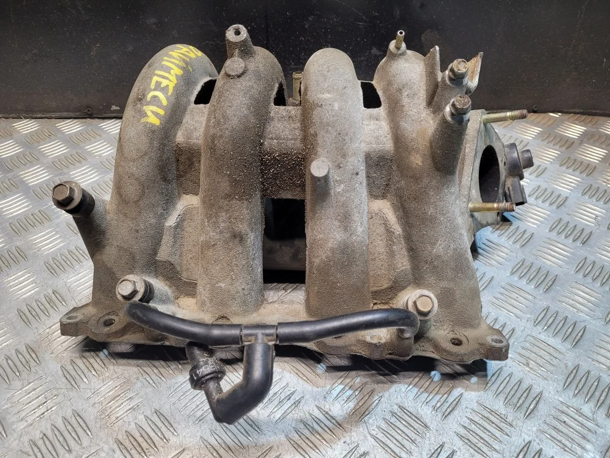 Коллектор впускной на Mazda Premacy CP1