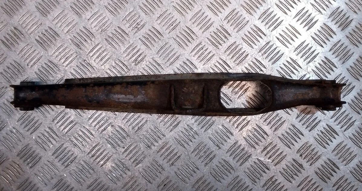 Рычаг задний левый на Lancer 10