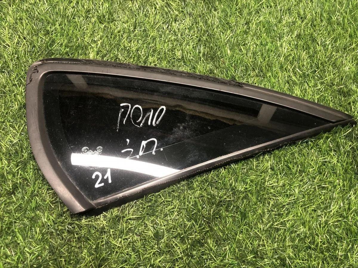 Форточка задней правой двери Volkswagen Polo