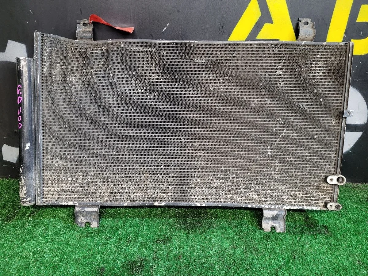 Радиатор кондиционера подкапотный на Lexus GS300