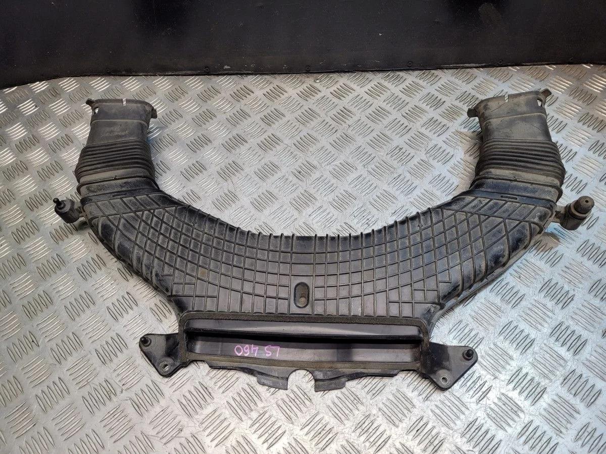 Воздухозаборник на Lexus LS460