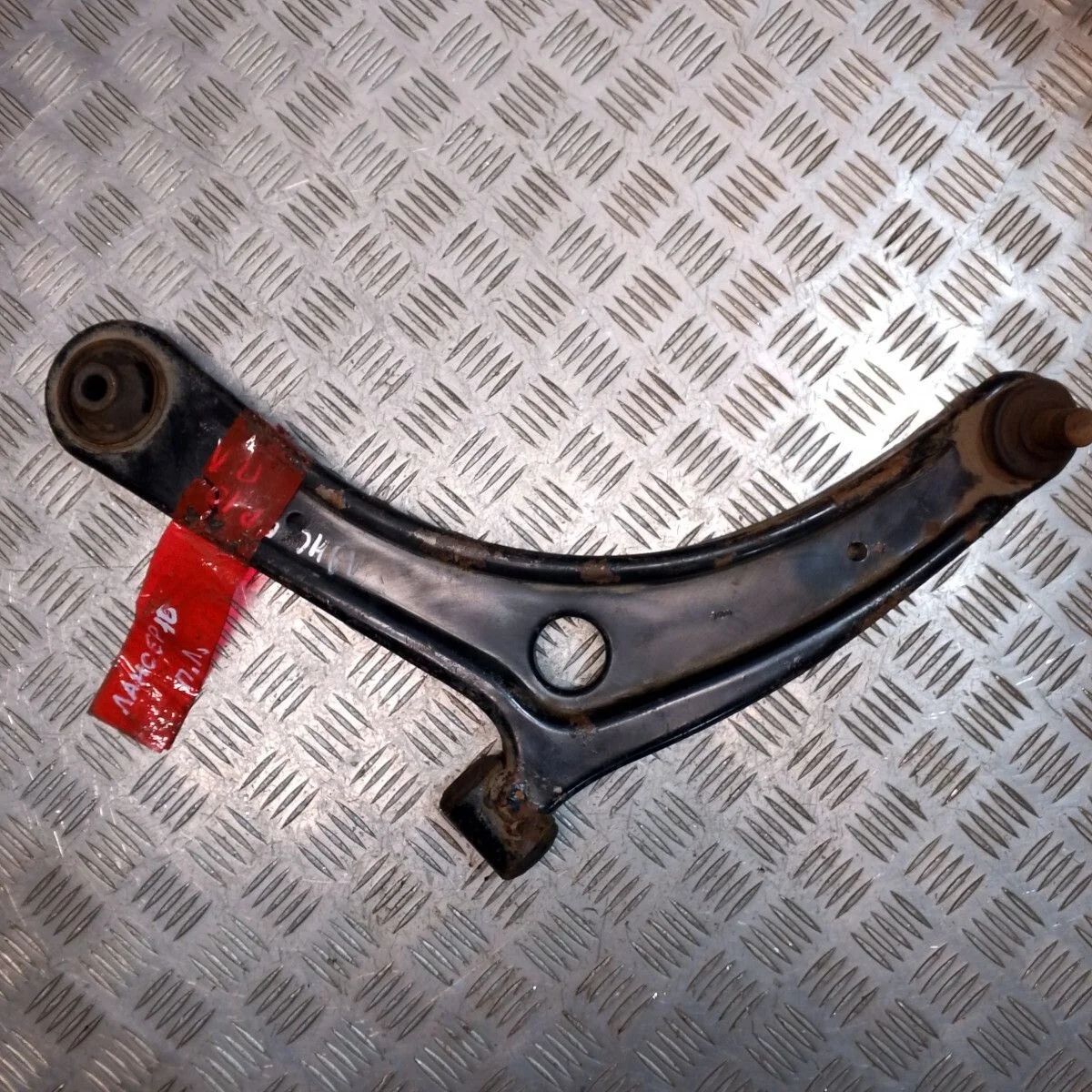 Рычаг передний левый Mitsubishi Lancer X