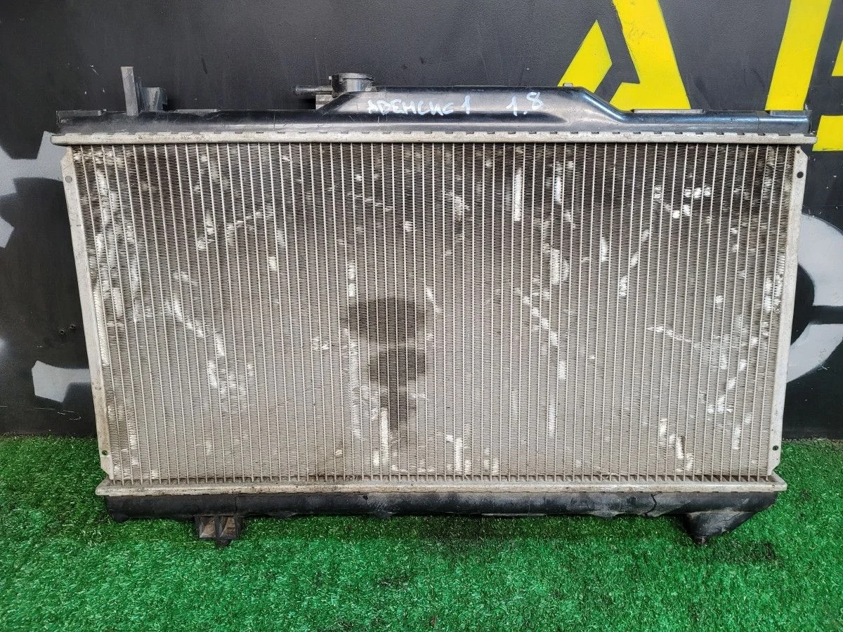 Радиатор основной подкапотный на Toyota Avensis