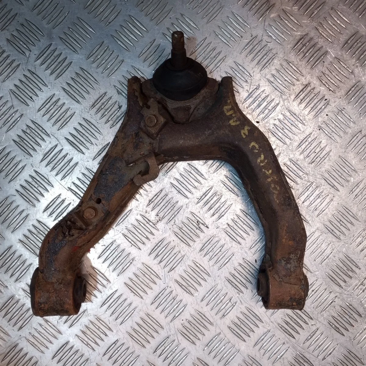 Рычаг передний левый Mitsubishi Pajero 3