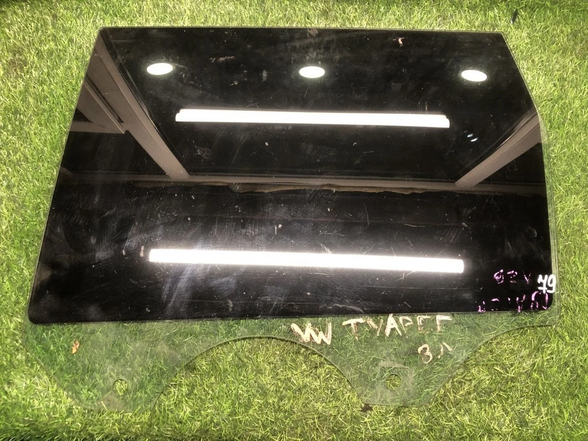 Стекло задней левой двери Volkswagen Touareg