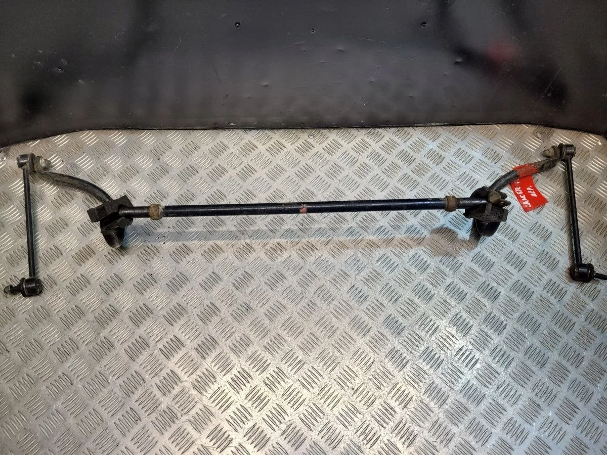 Передний стабилизатор на Mitsubishi Lanser 10
