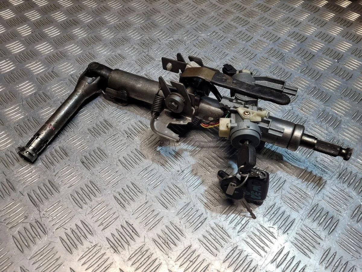 Рулевая колонка в сборе на Lancer 9 с ключами