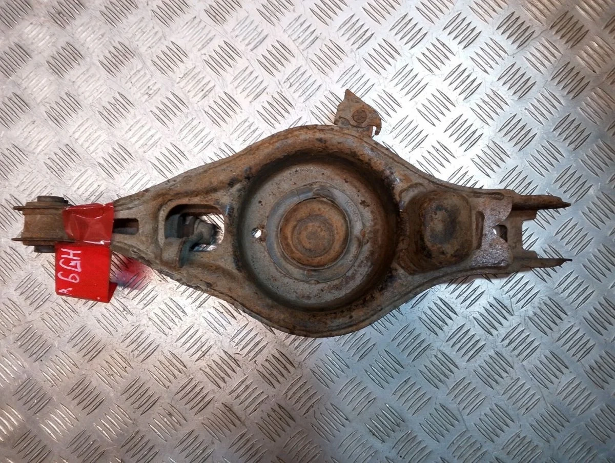 Рычаг передний задний правый Mazda 6GG