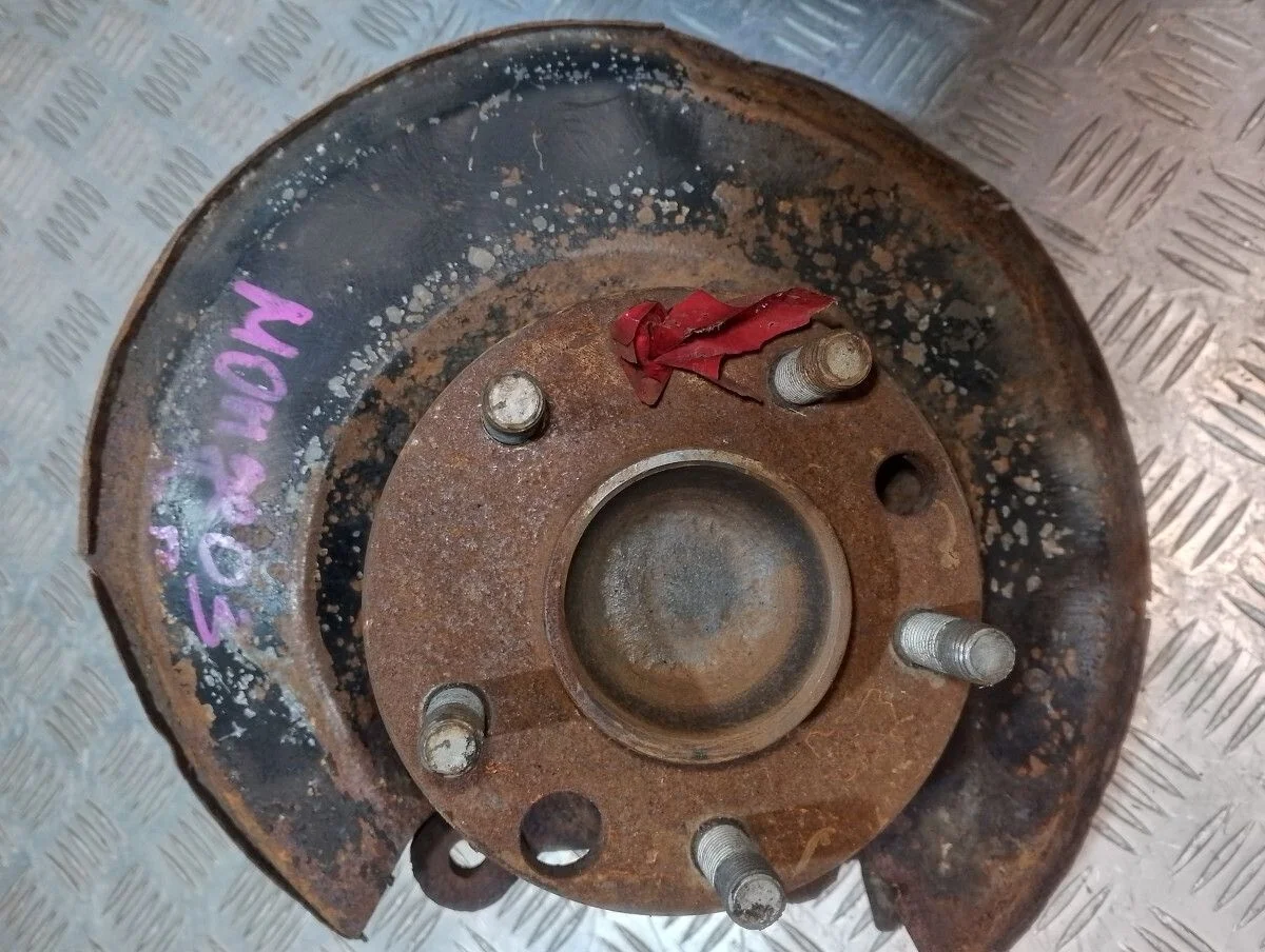 Поворотный кулак задний правый Ford Mondeo III