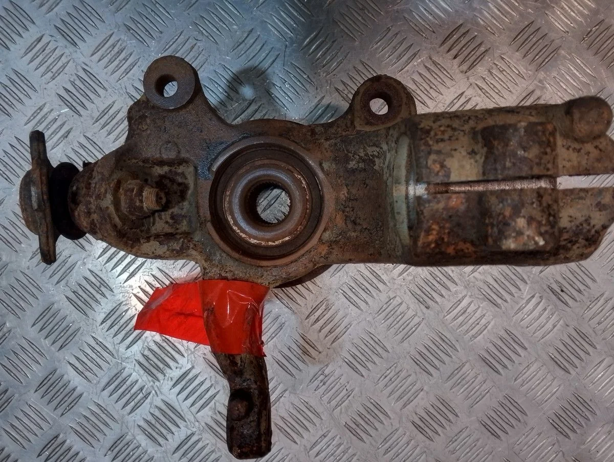 Поворотный кулак передний правый Ford S-Max I