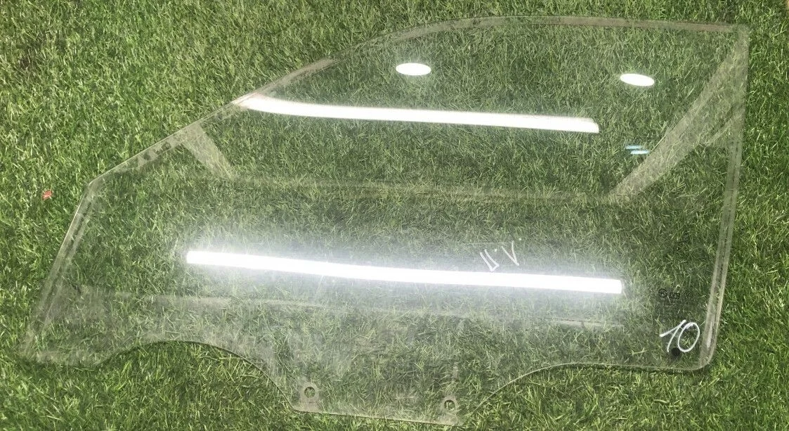 Стекло передней левой двери Hyundai Accent II   