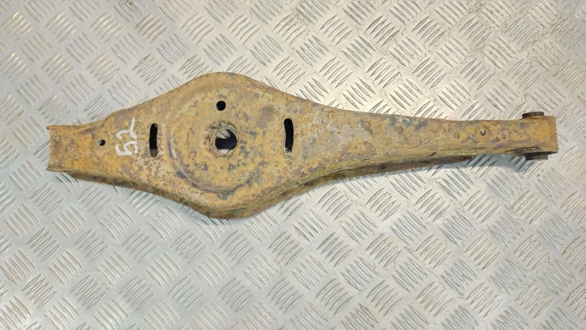 Рычаг задний правый Volkswagen Jetta 5