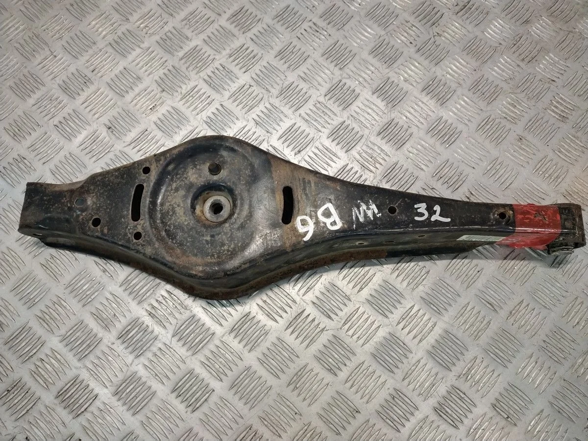 рычаг задний Volkswagen Passat B6