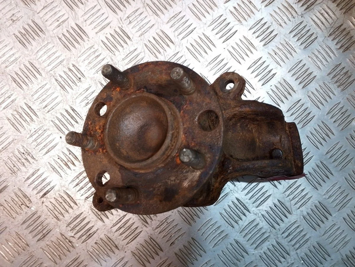 Поворотный кулак задний правый Ford Mondeo III