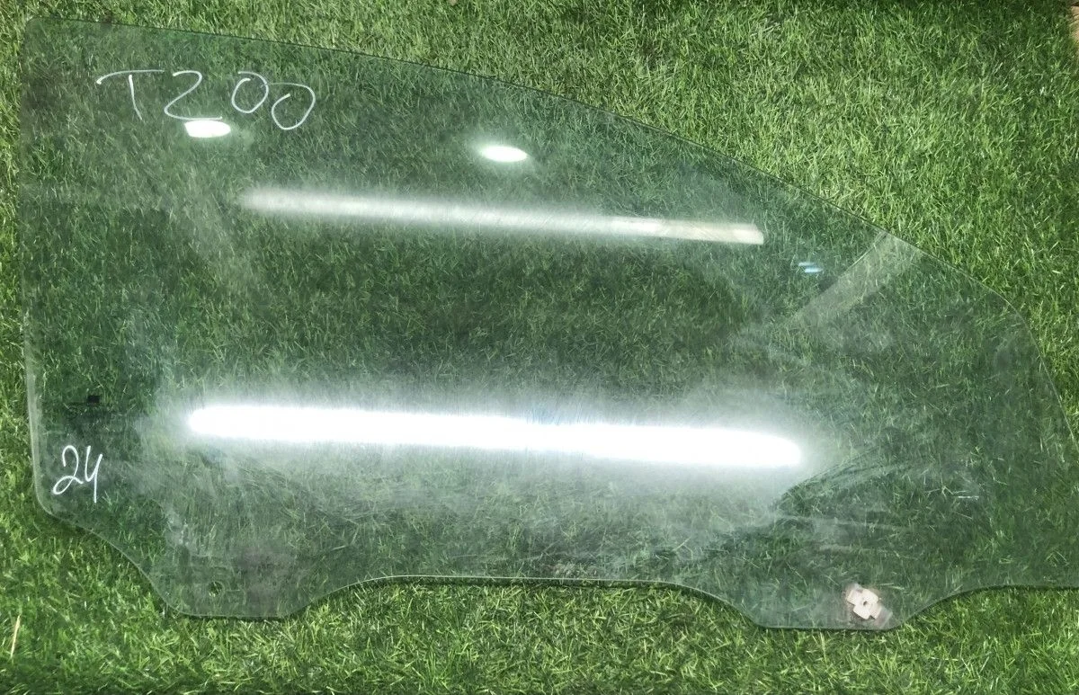 Стекло передней правой двери Chevrolet Aveo (T200)