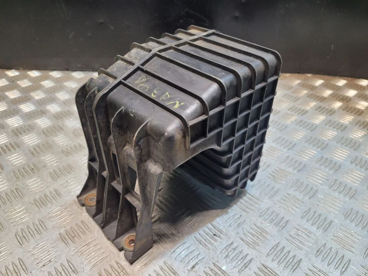 Резонатор воздушного фильтра на Mazda 6 GH