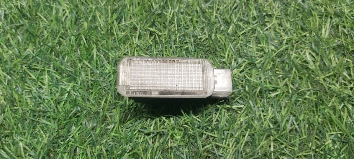 Плафон салонный Volkswagen Passat B5+