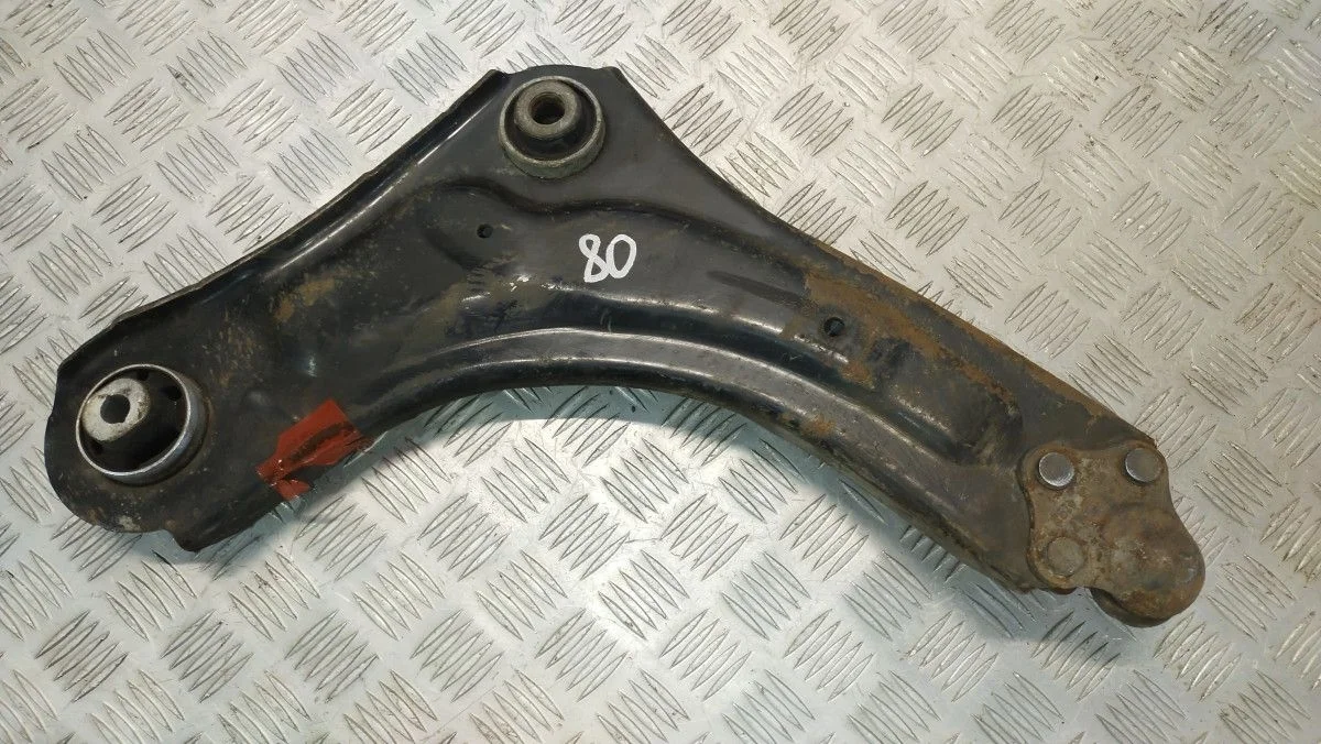 Рычаг передний левый Renault Fluence