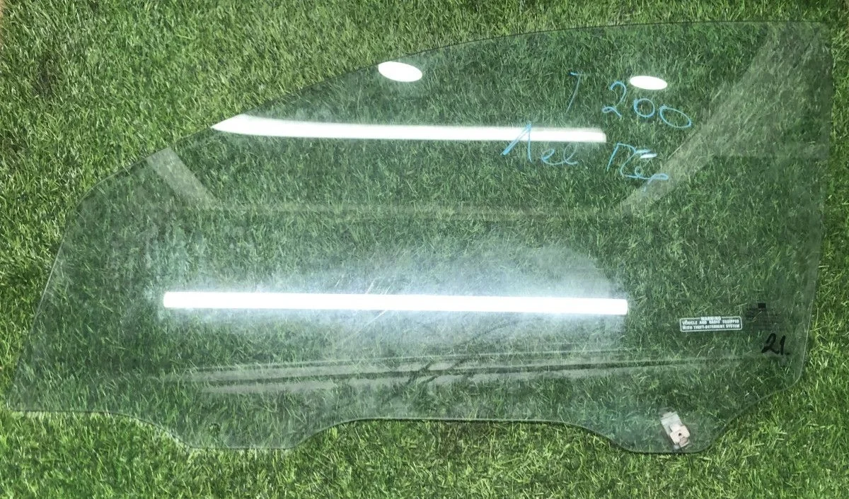 Стекло передней левой двери Chevrolet Aveo (T200)