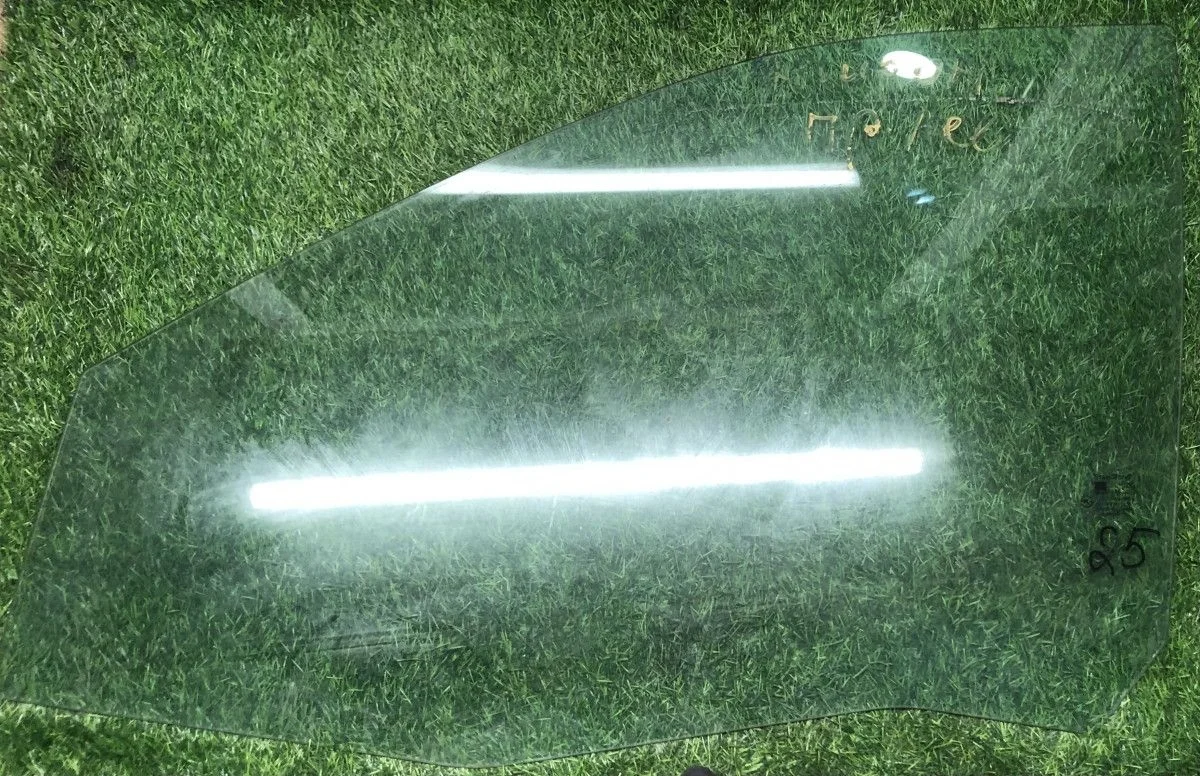 Стекло передней левой двери SsangYoung Kyron