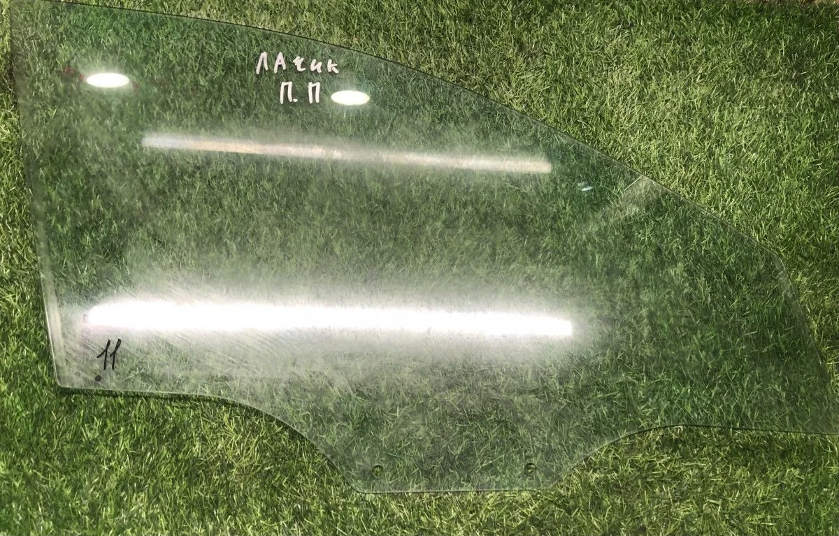 Стекло двери передней правой Chevrolet Lacetti   