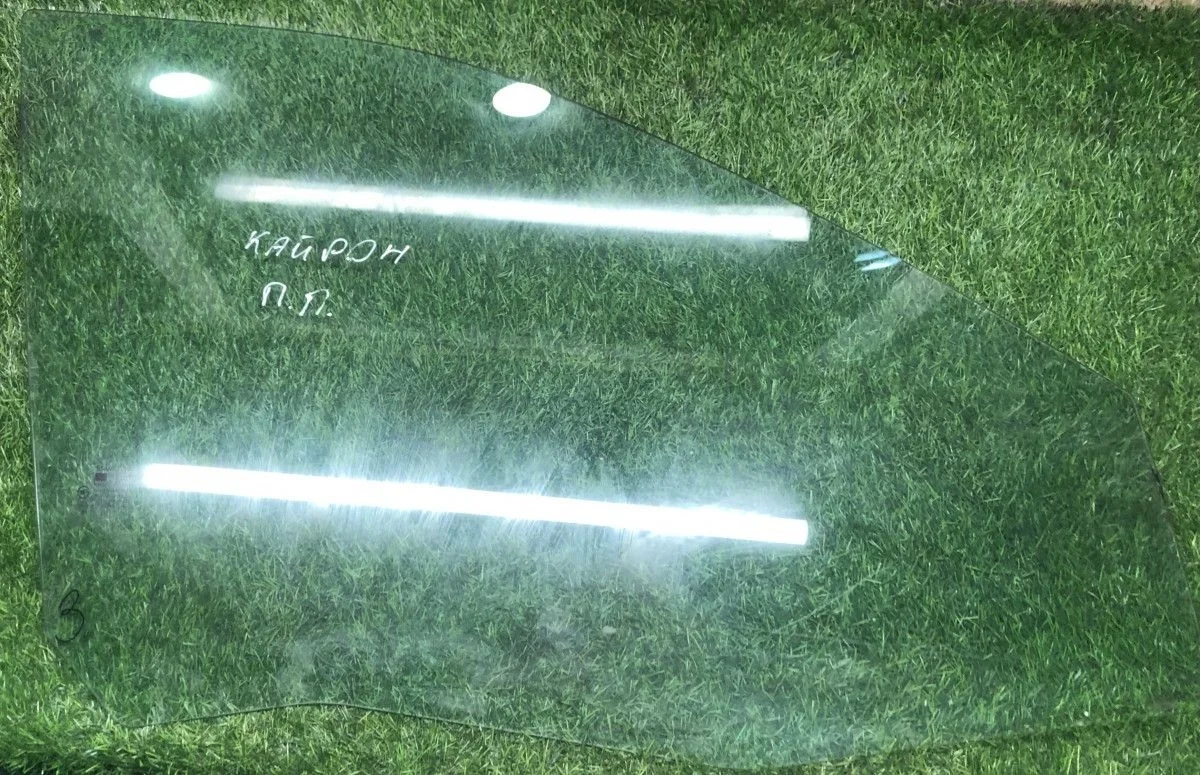 Стекло передней правой двери SsangYoung Kyron