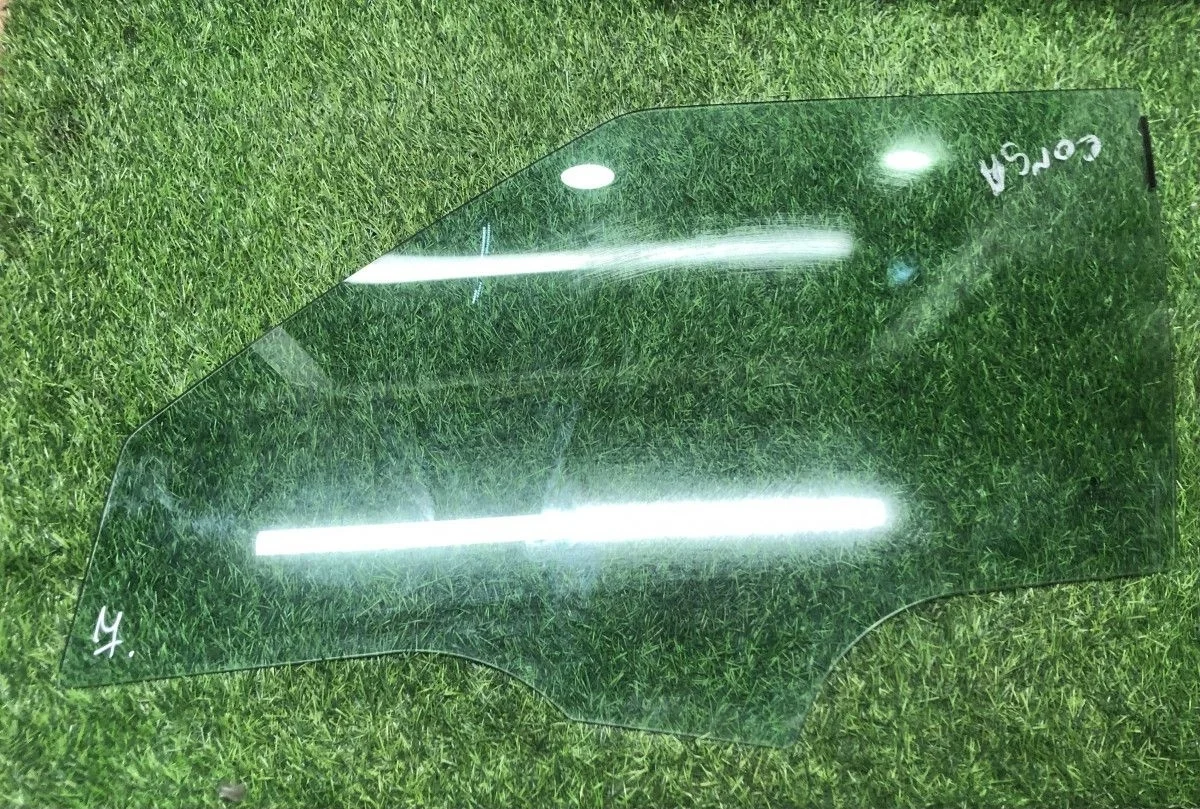 Стекло передней левой двери Skoda Fabia II