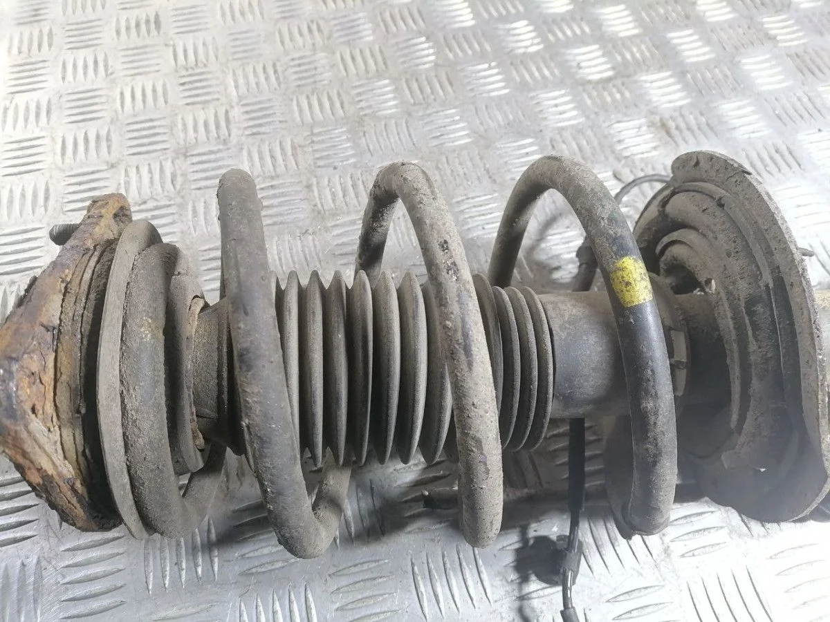 Пружина передняя правая KIA Ceed II