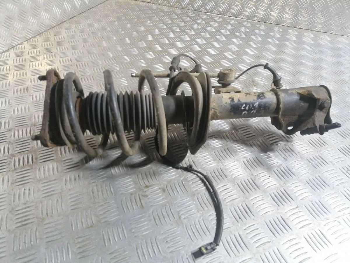 Стойка амортизатора передняя правая KIA Ceed II