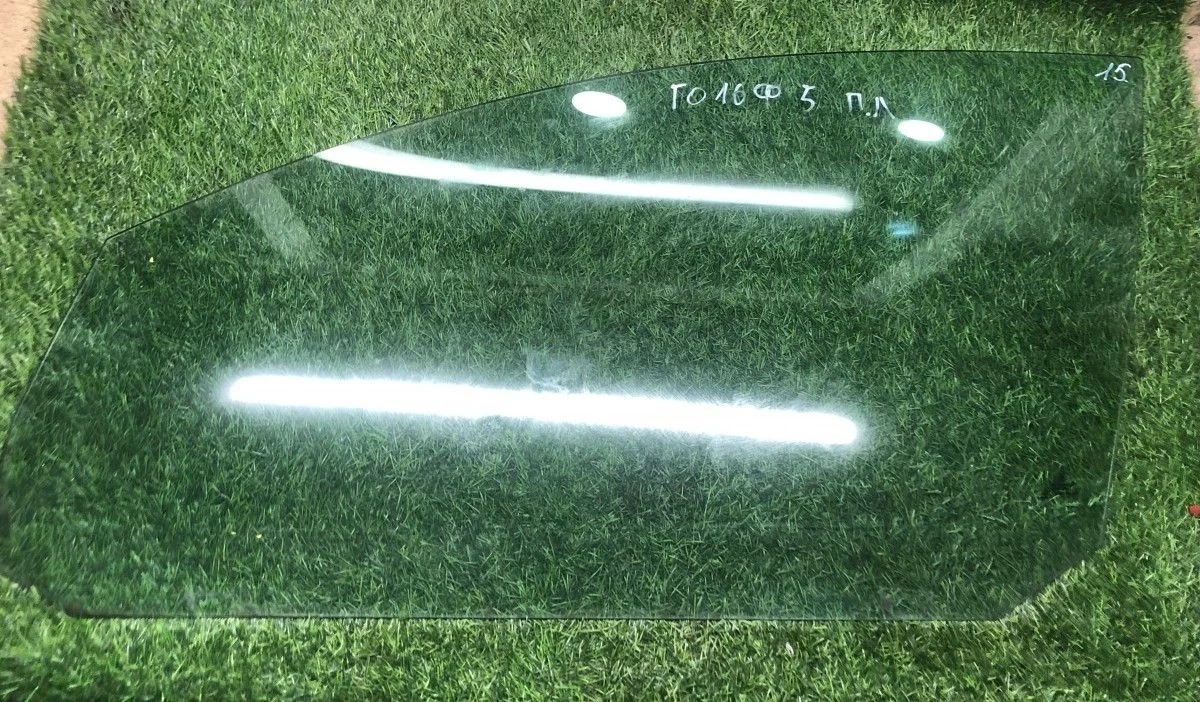 Стекло двери передней левой Volkswagen Golf 5