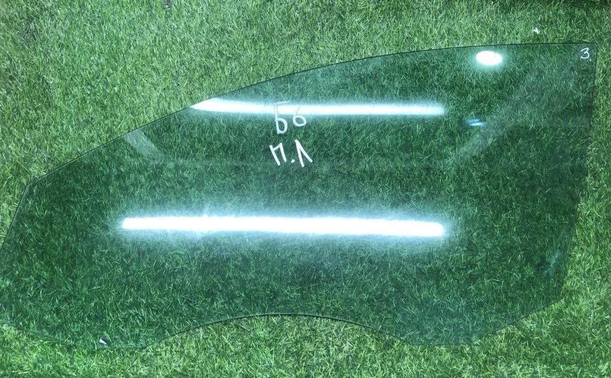 Стекло двери передней левой Volkswagen Passat B6