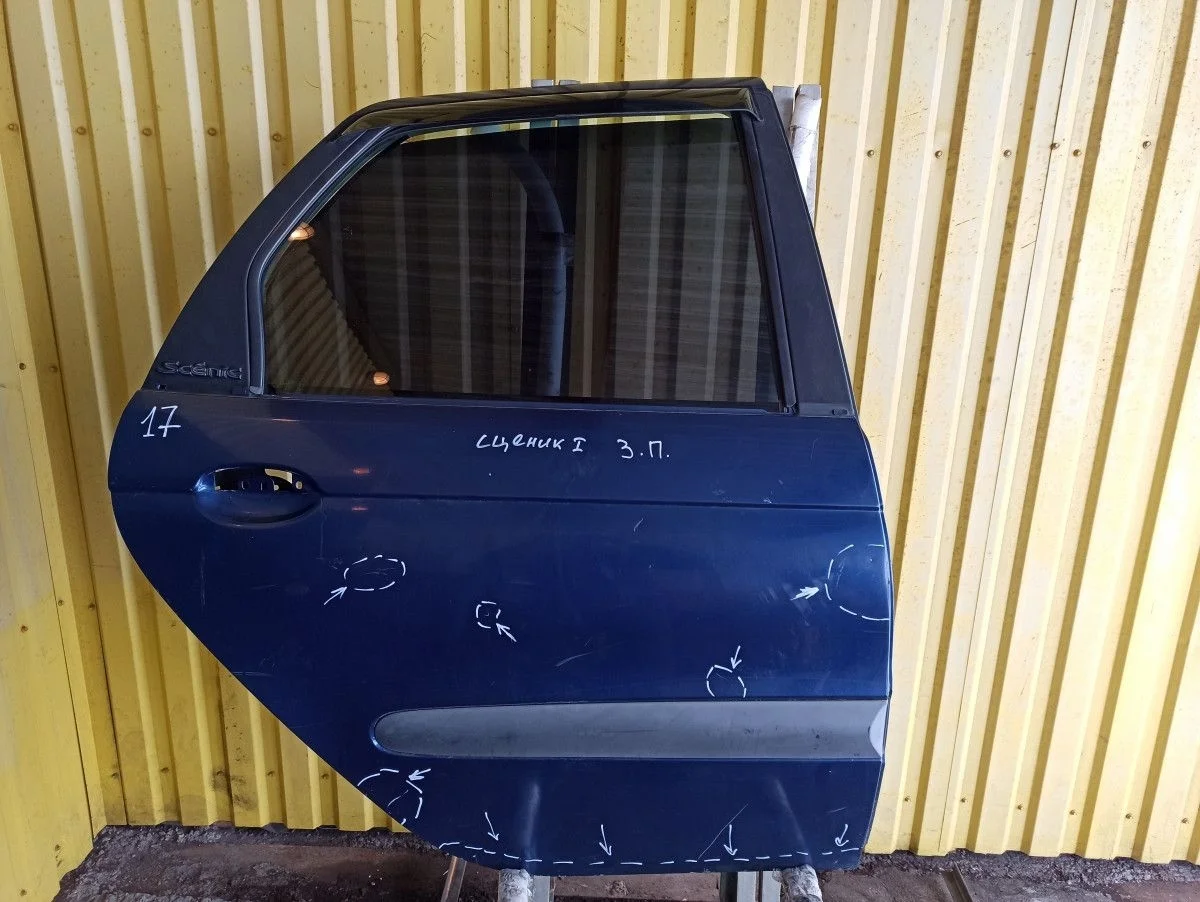 Дверь задняя правая Renault Scenic 1