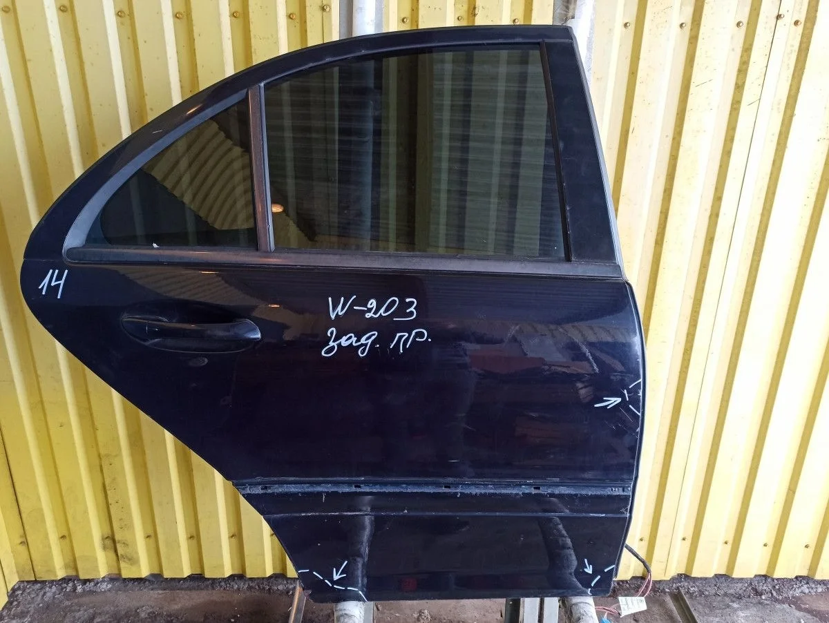 Дверь задняя правая Mercedes-Benz C-Class W203