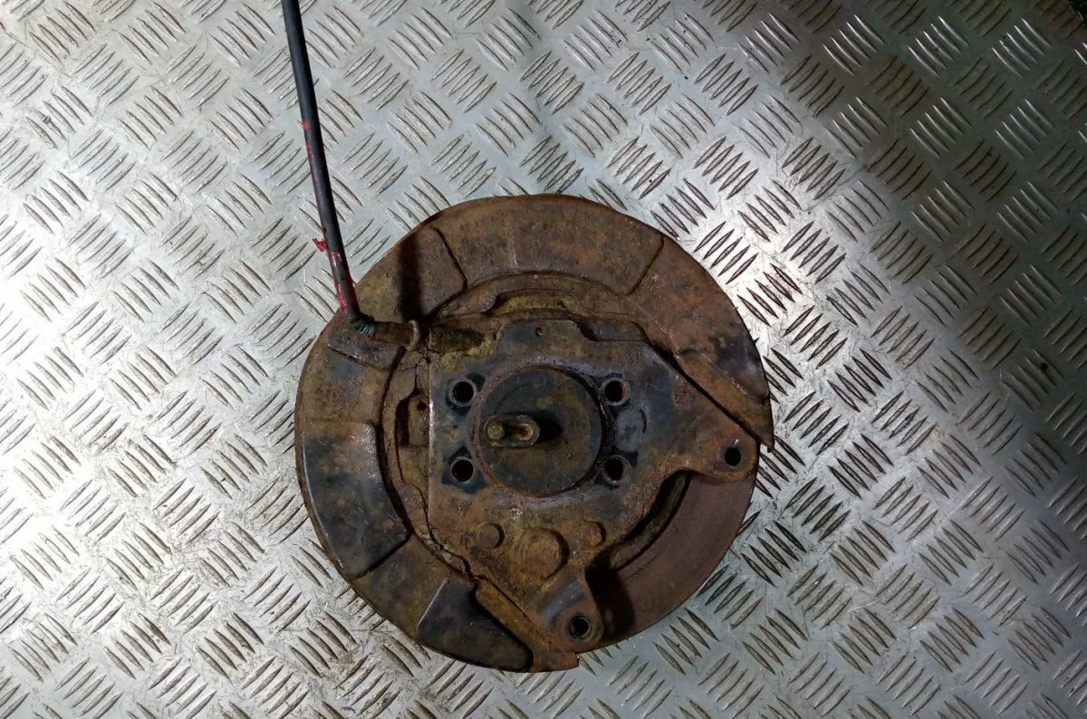 Кулак поворотный З.Л mitsubishi lancer X