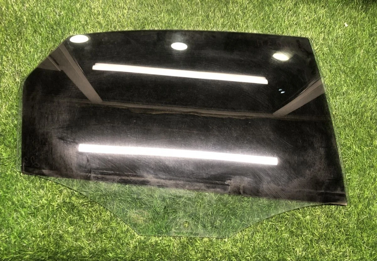 Стекло двери задней правой Volkswagen Polo