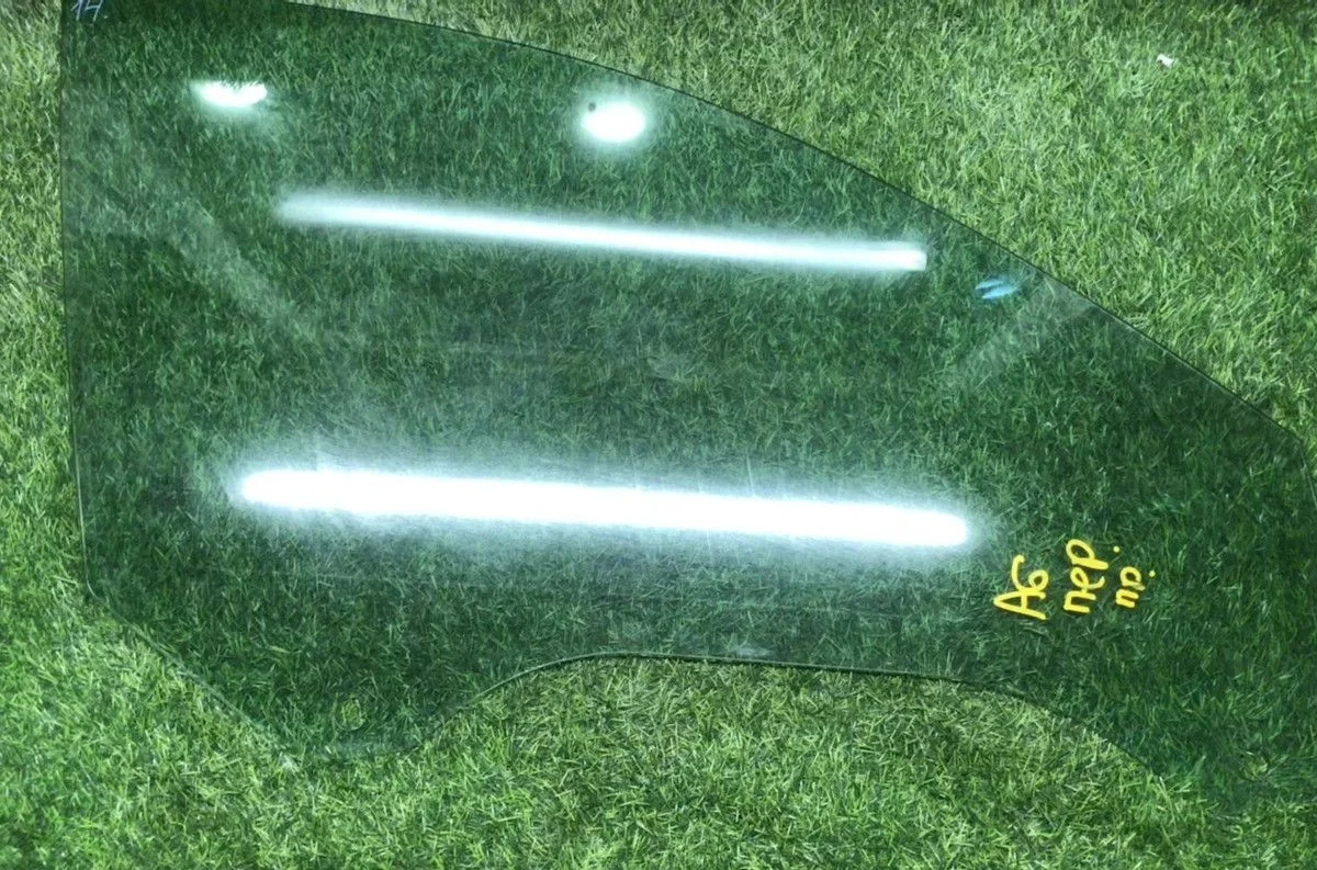 Стекло передней правой двери Audi A6