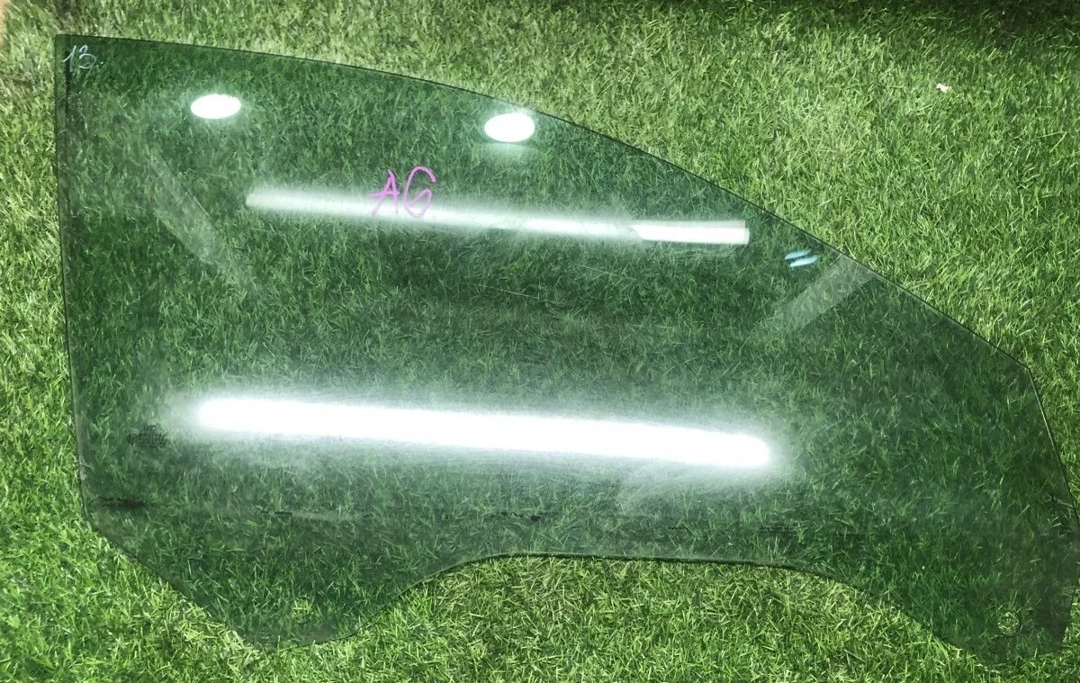 Стекло передней правой двери Audi A6