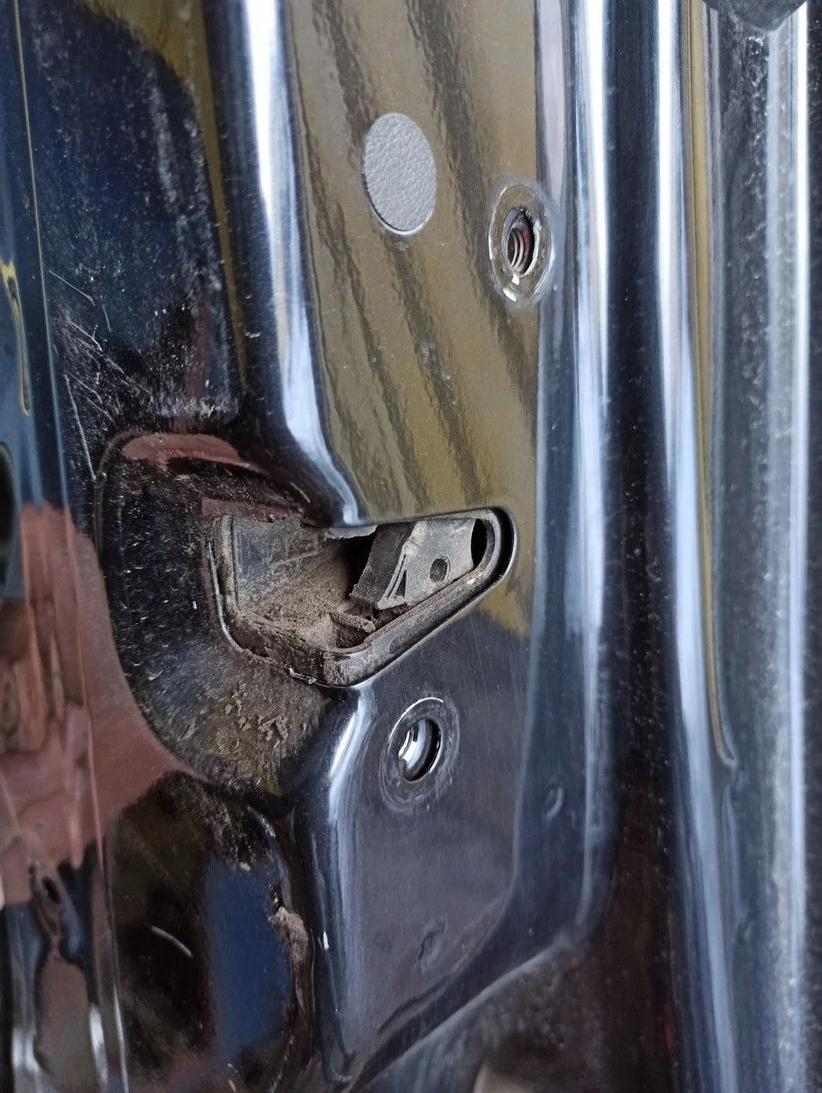 Замок двери передний правый volkswagen polo 5