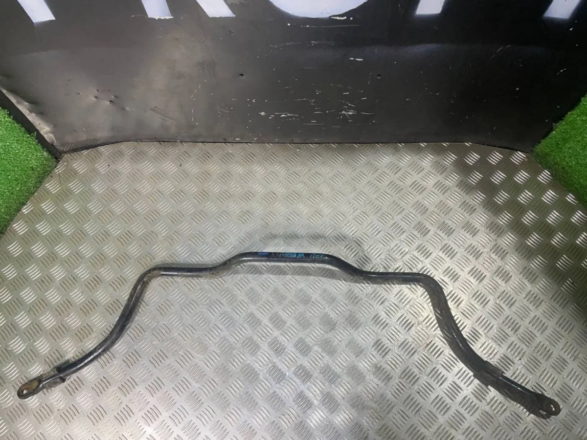 Передний стабилизатор Лада Ларгус