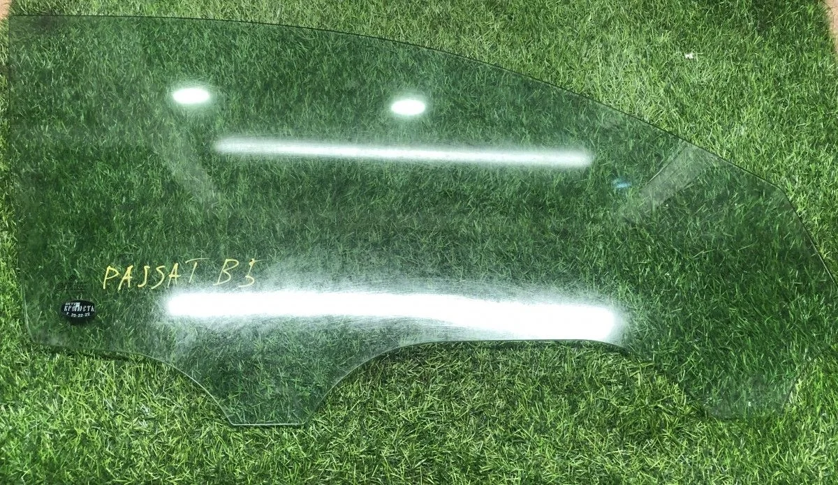 Стекло двери переднее правое Volkswagen Passat B5