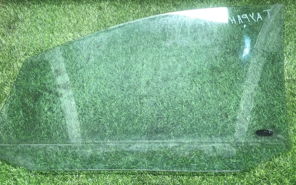 Стекло двери передней правой VW Touran