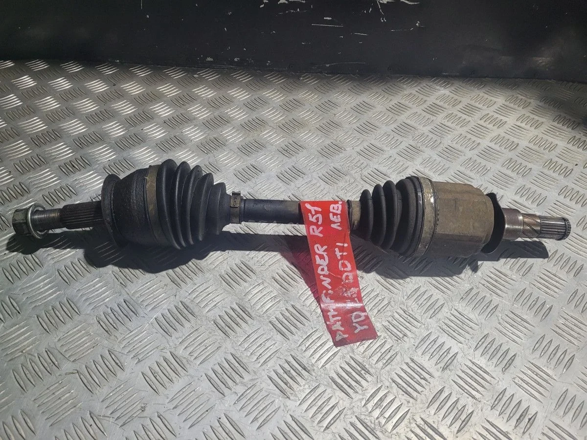 Полуось в сборе левая на Nissan Pathfinder R51