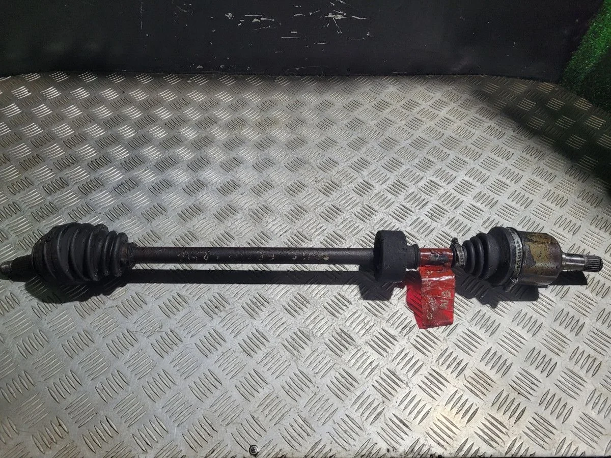 Полуось в сборе левая на Honda Civic Ferio АКПП
