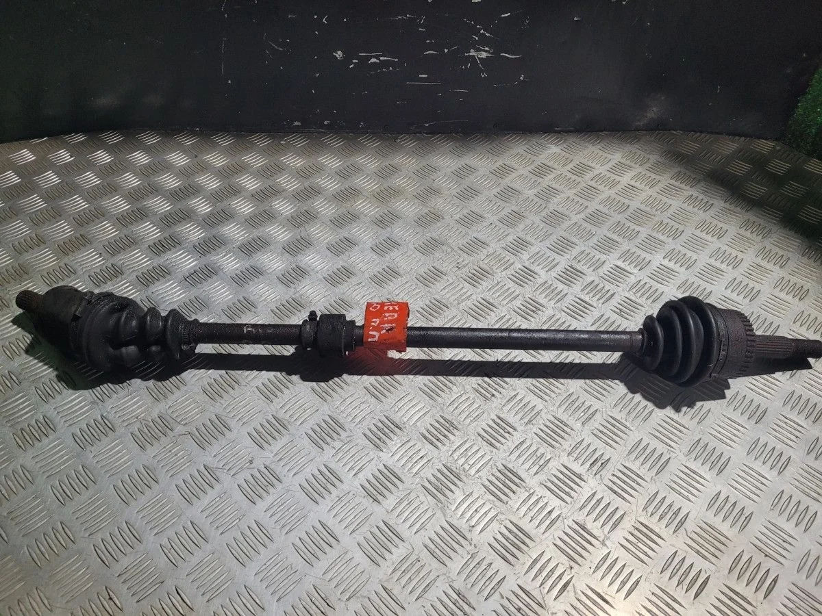 Полуось в сборе правая на Nissan Almera B10 АКПП