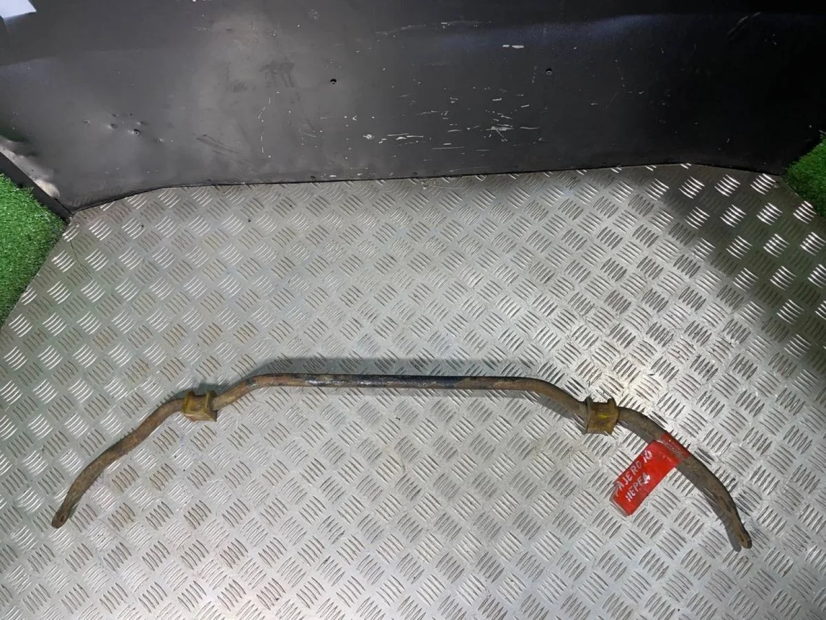 Передний стабилизатор MITSUBISHI PAJERO