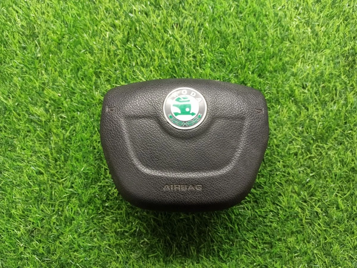 Подушка безопасности в рулевое колесо Skoda Fabia