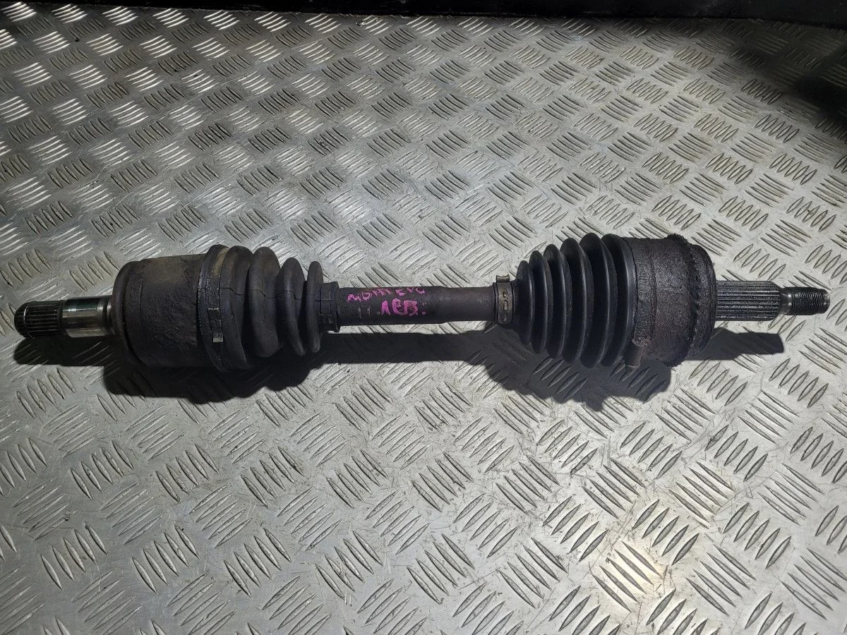 Полуось в сборе передняя левая на Montero 3