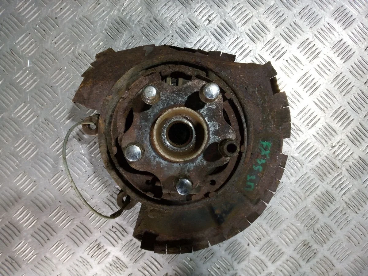 Кулак поворотный Infiniti FX 35