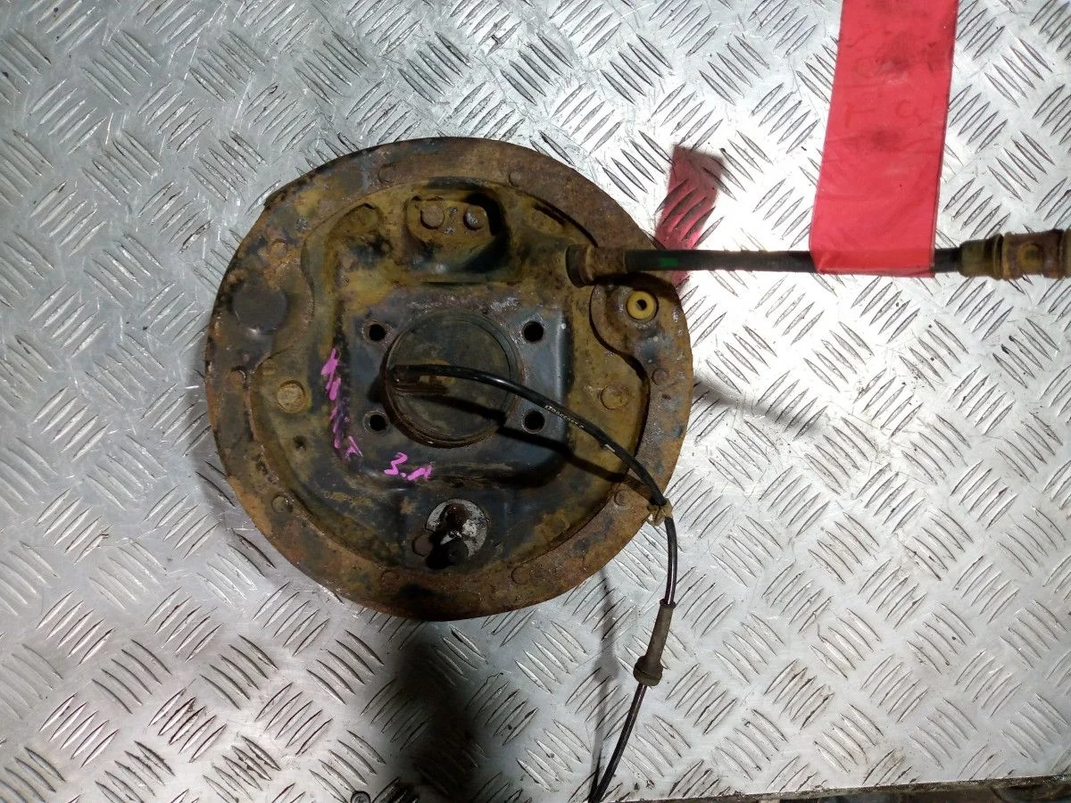 Кулак поворотный для Mitsubishi Colt