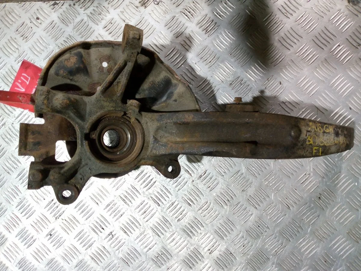 Кулак передний левый Mazda VI-GH